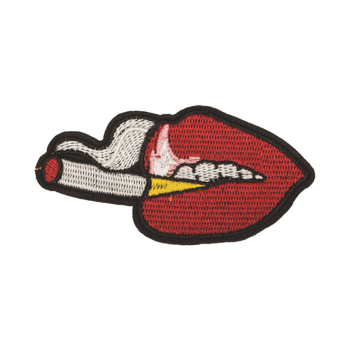 PC2284 - Smoking lips with cigarette (Iron on)