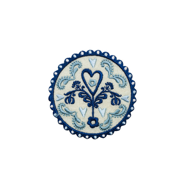 PT623 - Heart Badge (Iron on)