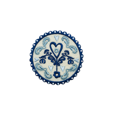 PT623 - Heart Badge (Iron on)
